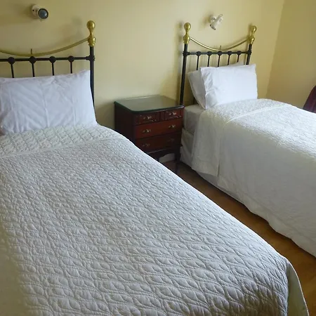 Petitswood House 3*