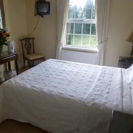 Petitswood House 3*